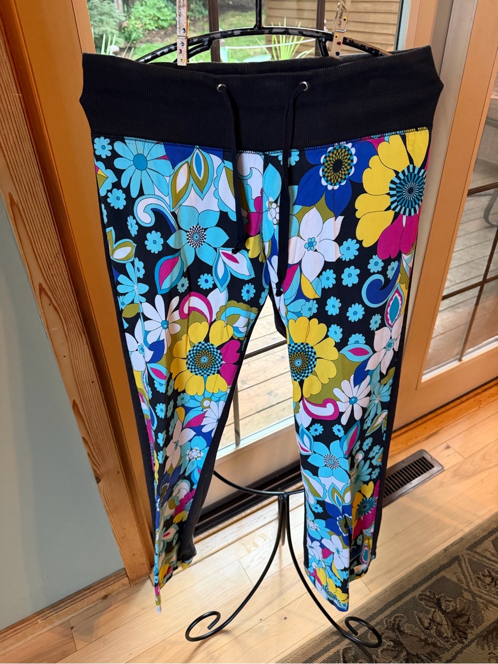 Nilla Shields Floral Drawstring Waist Sz. M Pants- Black Multi